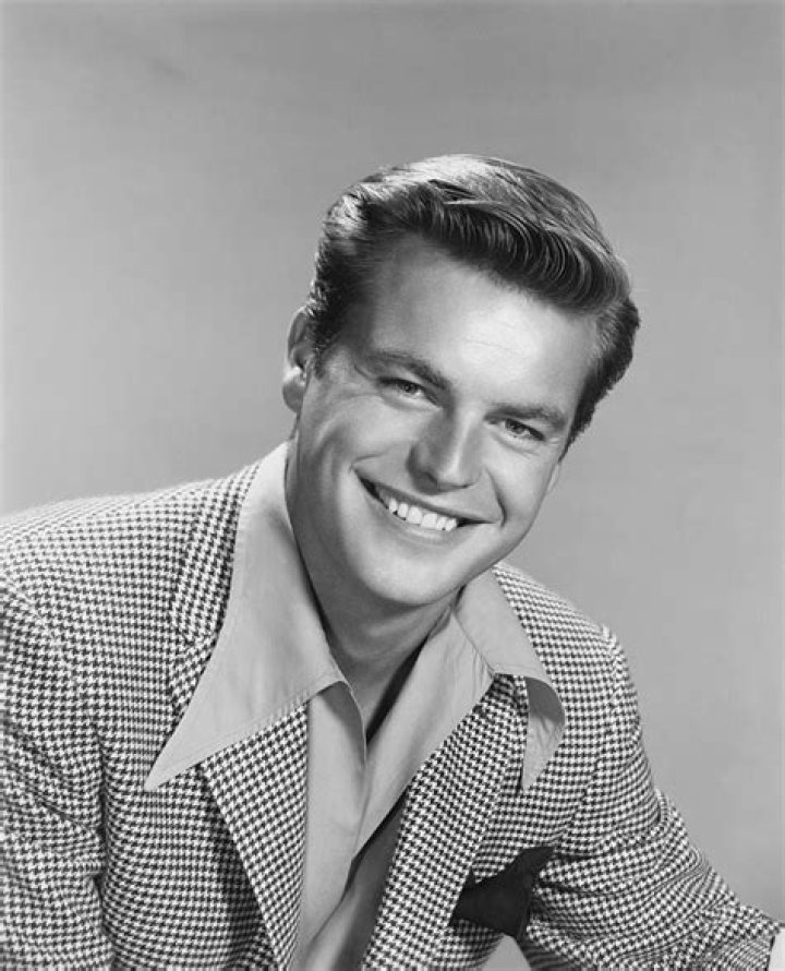 Exploring The Intriguing Net Worth Of Robert Wagner
